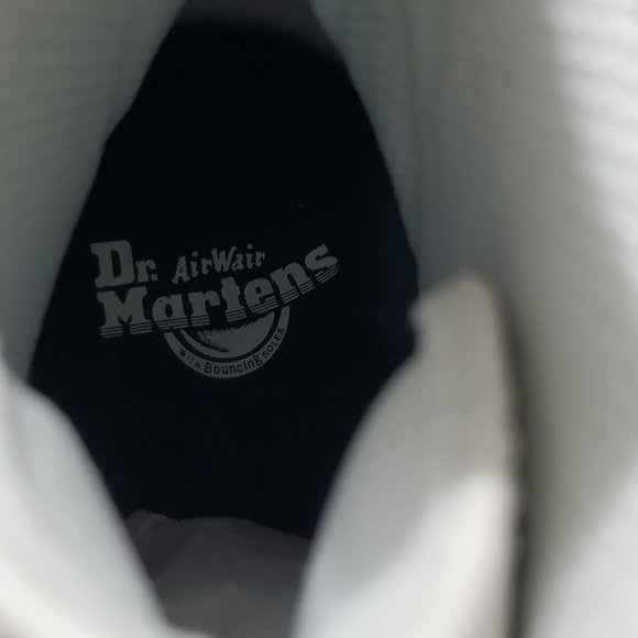 NIB DR. MARTENS Devon Flower Buckle White Leather Platform Boots Various Sizes - Picture 13 of 15